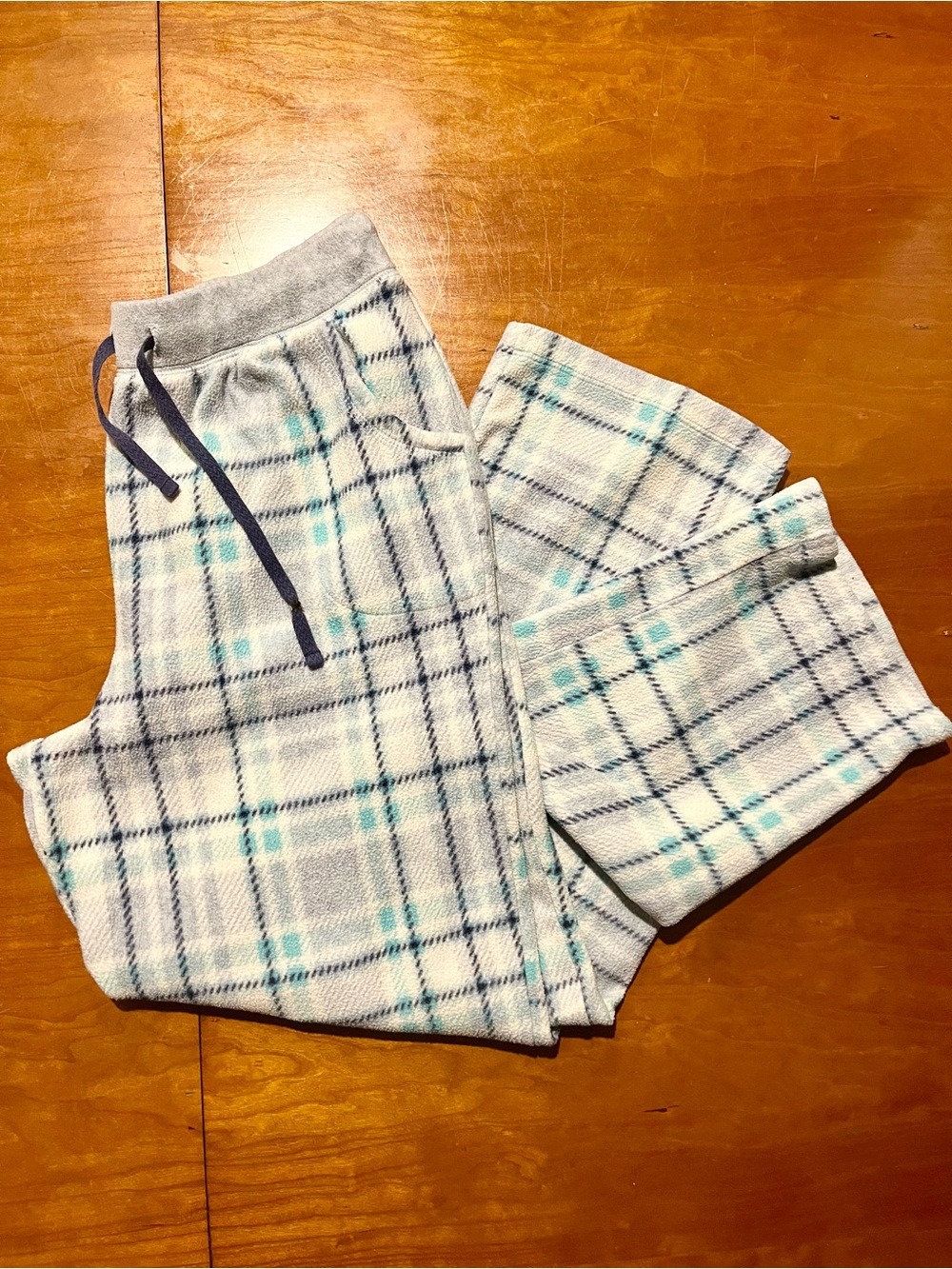 Cuddl Duds Plaid Fleece Lounge Pants w/ Pockets. White with Gray,Navy and Teal. - Picture 5 of 11
